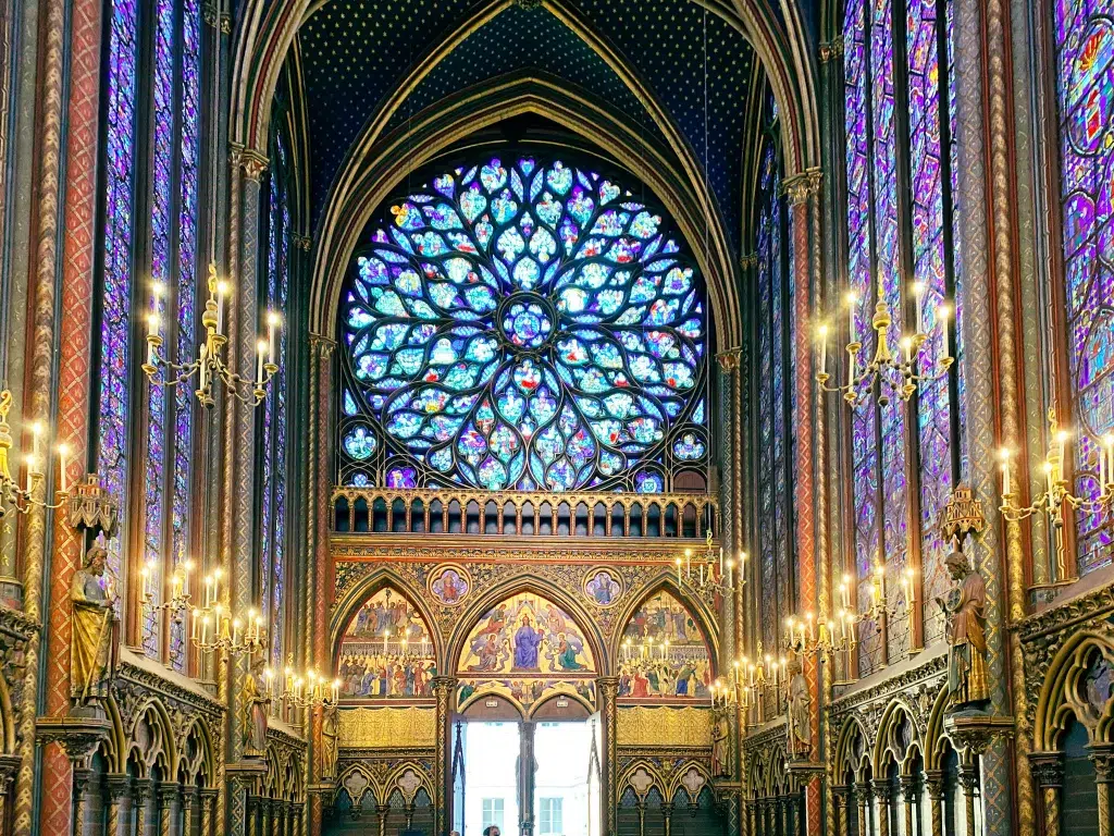 Round stained glass window in St Chapelle cathedral. 