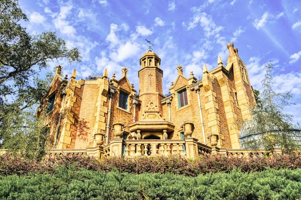 Large brick building that is the Haunted Mansion ride at disney world