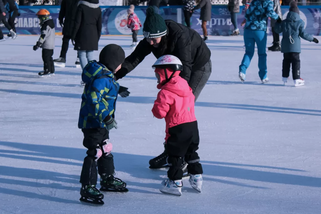 Guide To Ice Skating In Paris: 16 Best Tips To Know (2023)